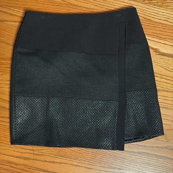 White House Black Market black multi textured mini midi Pencil Skirt metalic 4 - Picture 3 of 6
